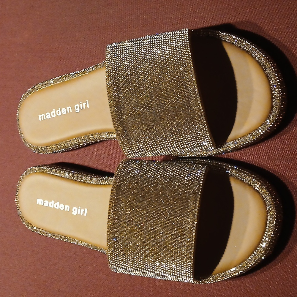 Madden Girl Sparkling Gold Slide Sandals..NWT Retail 99.00